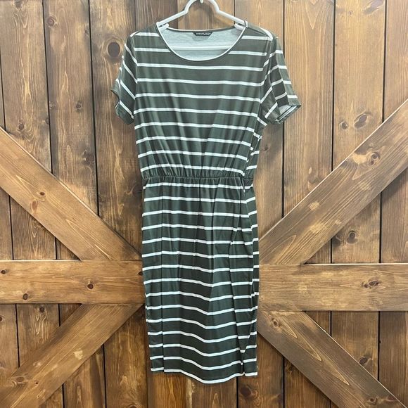 SHEIN Dresses & Skirts - SHEIN Dress